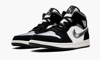 Air Jordan 1 Mid SE “Satin Grey”