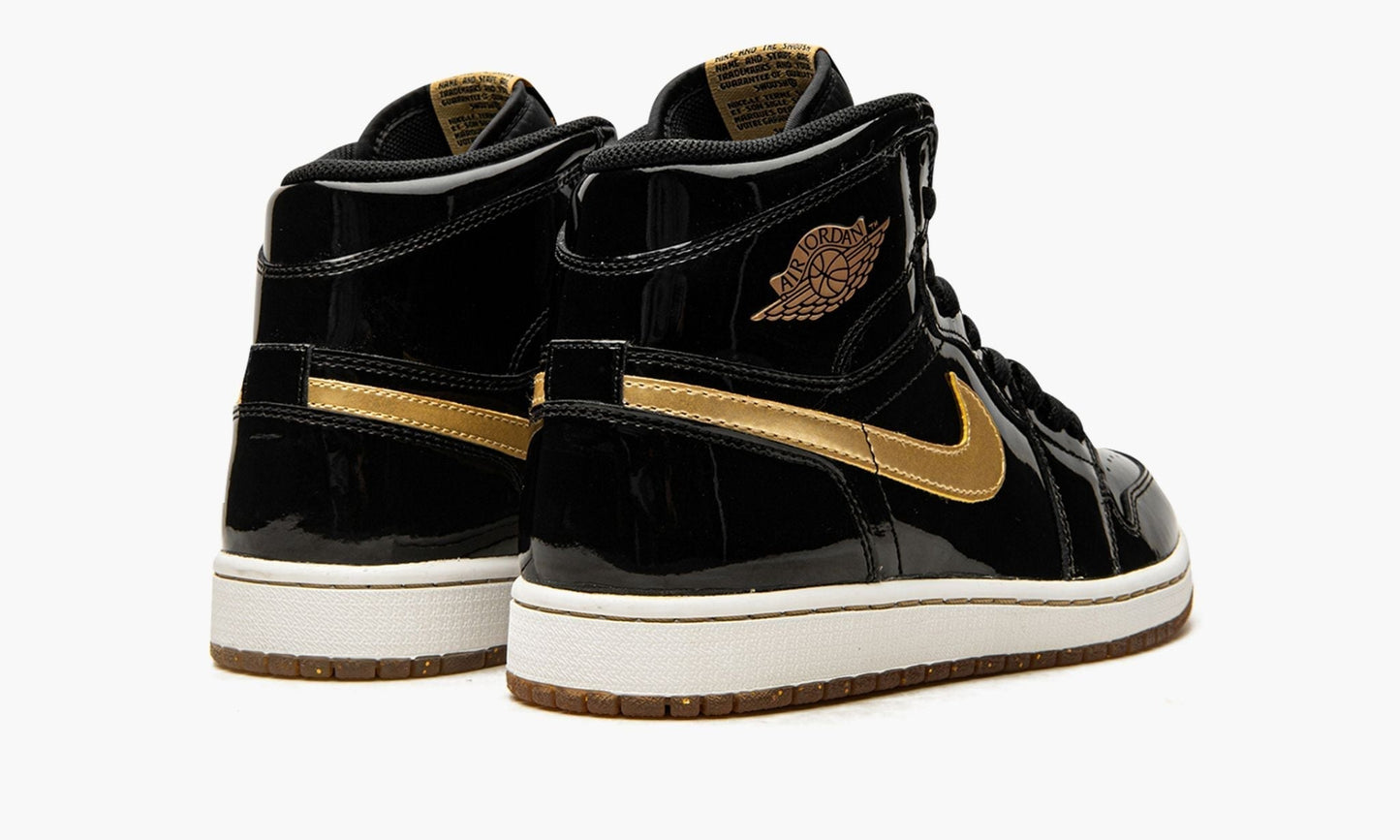 Air Jordan 1 Retro High OG “Black/Metallic Gold”