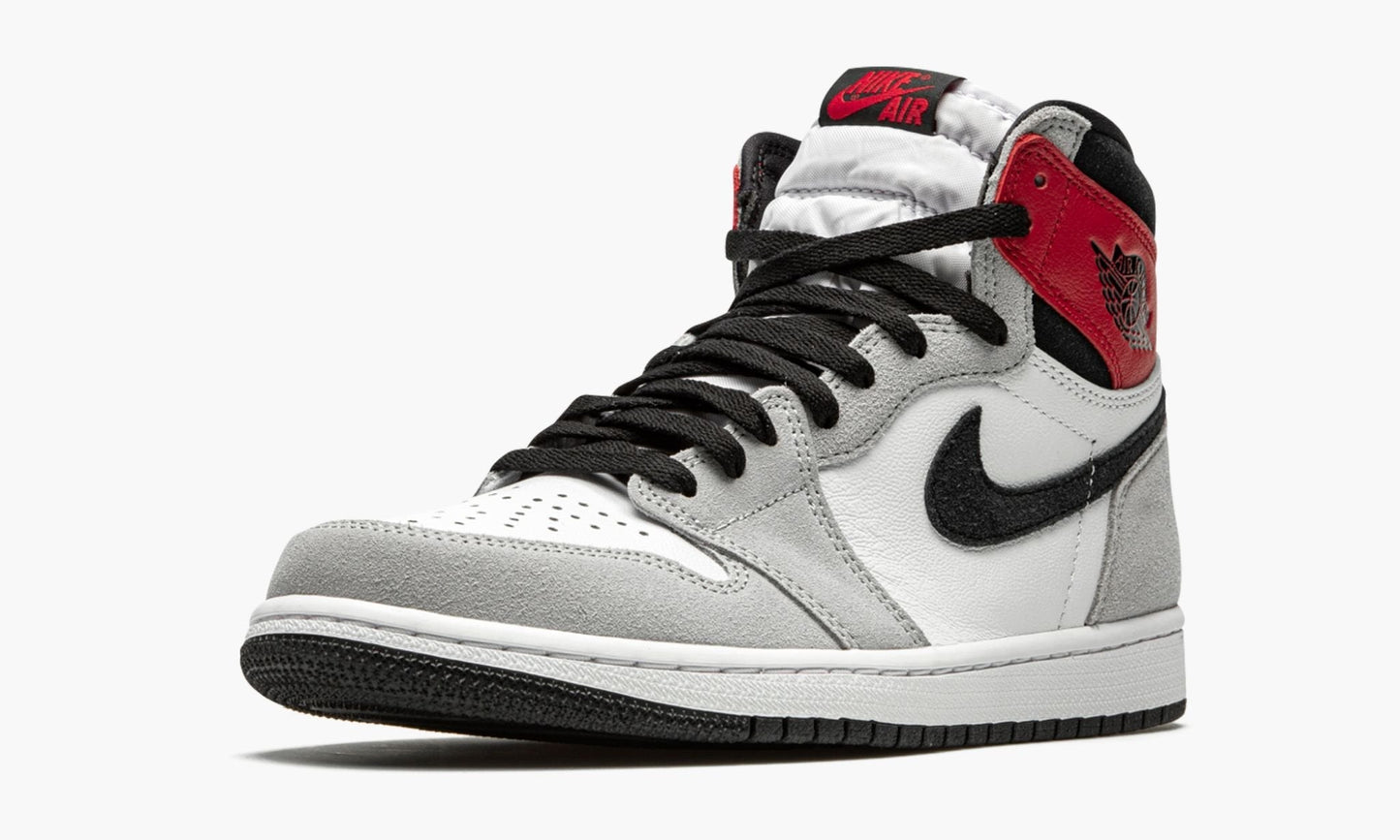 Air Jordan 1 Retro High OG “Light Smoke Grey”