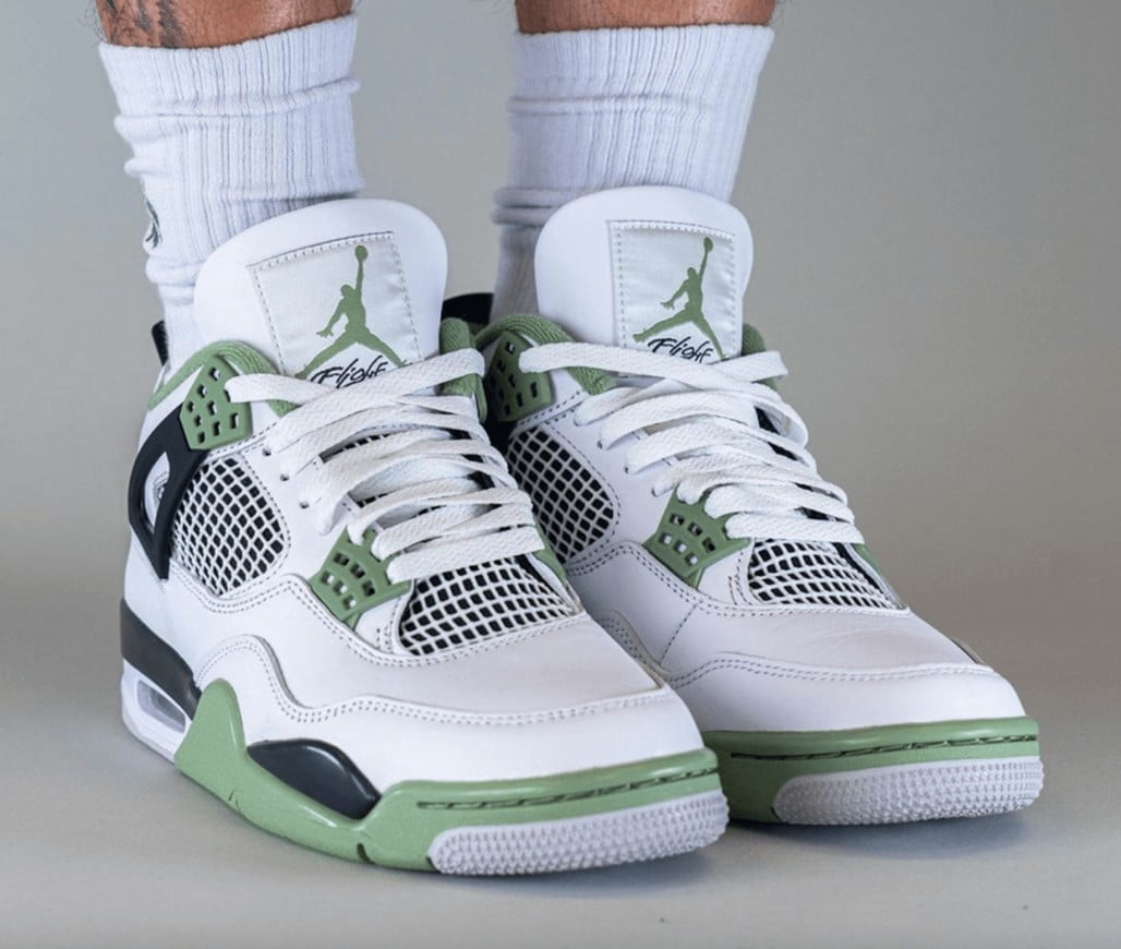 Jordan 4 Retro Seafoam (Women’s)