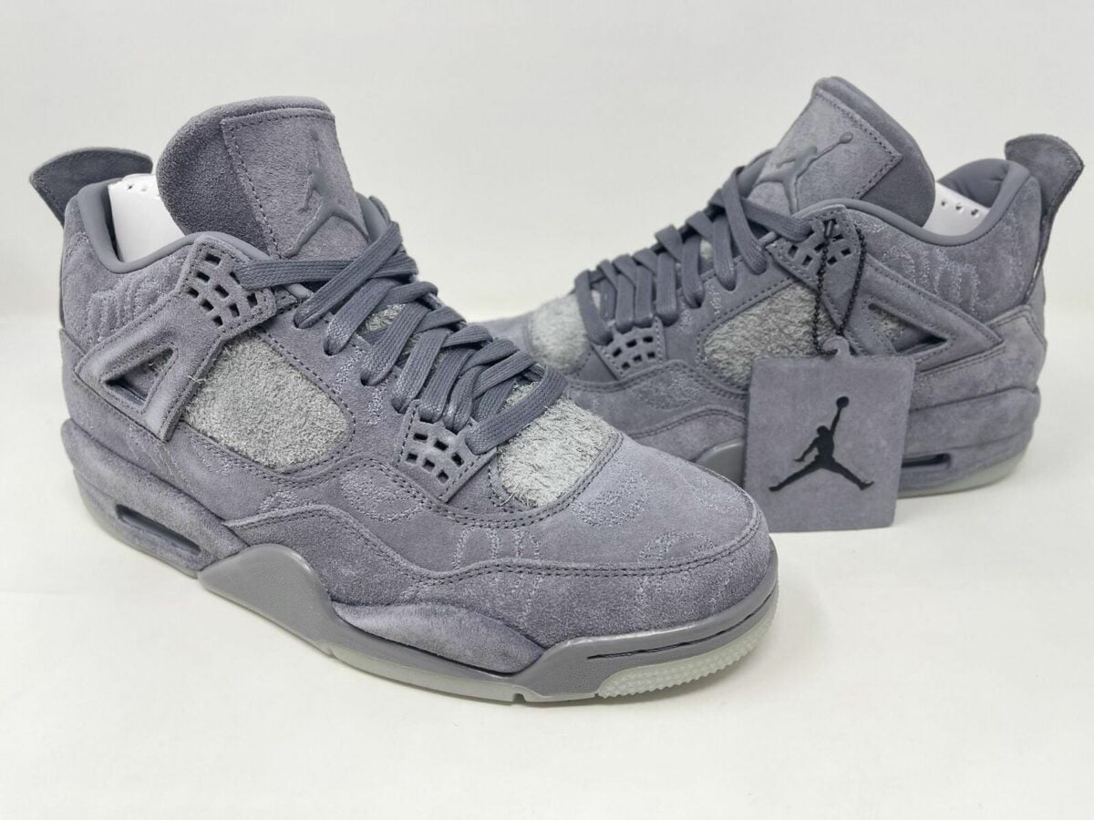 Jordan 4 x KAWS Gray 930155